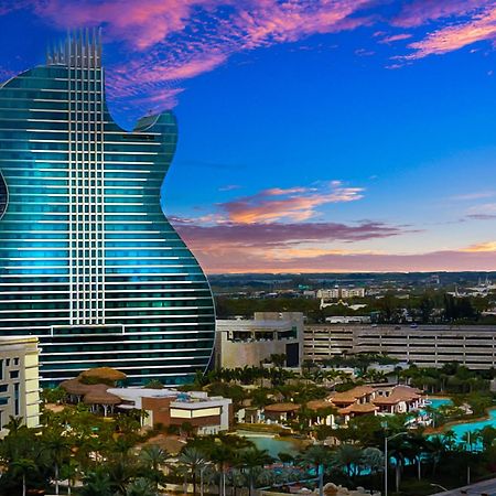 Young Circle & Hollywood Blvd Posh Studio Suite Dış mekan fotoğraf
