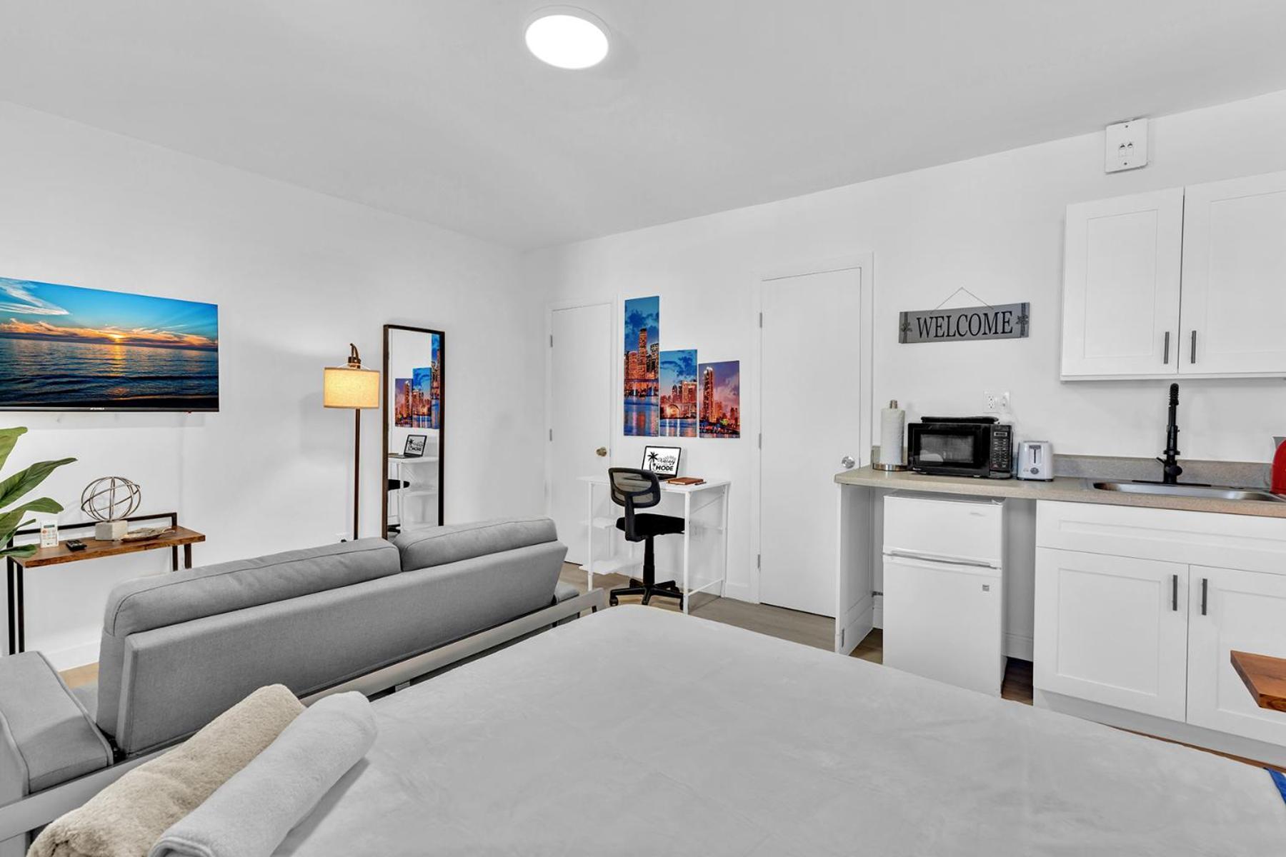 Young Circle & Hollywood Blvd Posh Studio Suite Dış mekan fotoğraf