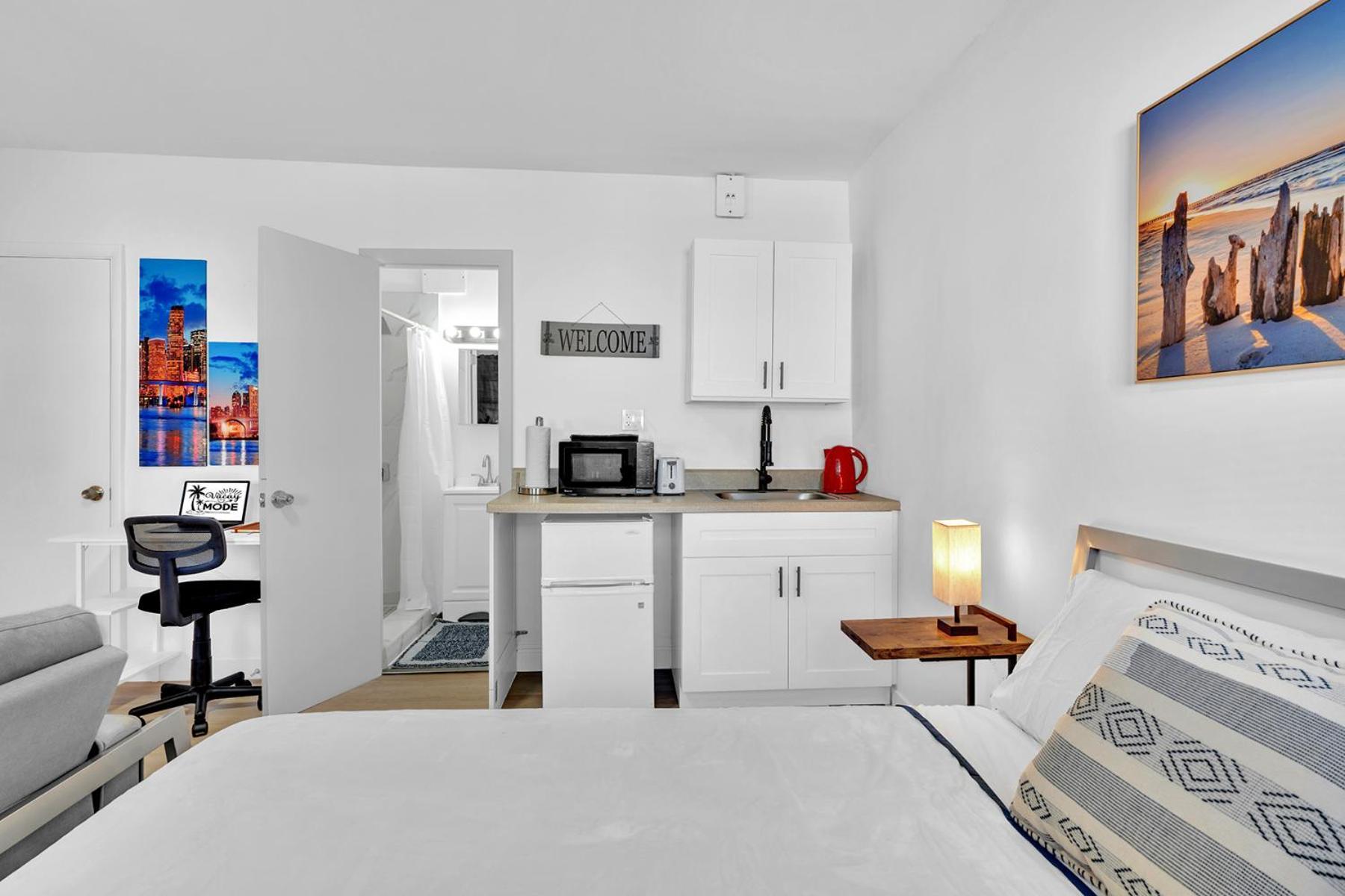Young Circle & Hollywood Blvd Posh Studio Suite Dış mekan fotoğraf